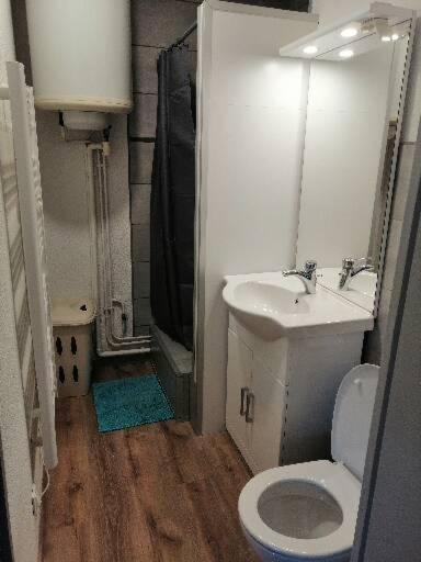 Joyeuse, Superbe D'environs 30m2. * Joyeuse