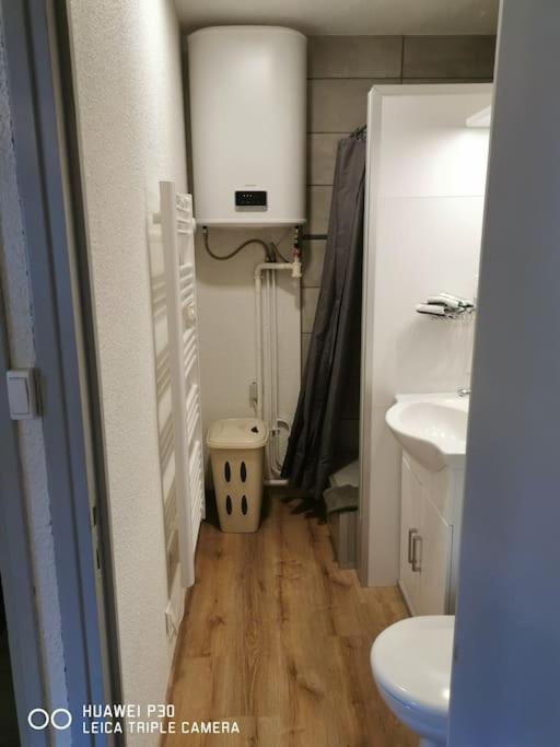 Joyeuse, Superbe D'environs 30m2. Joyeuse